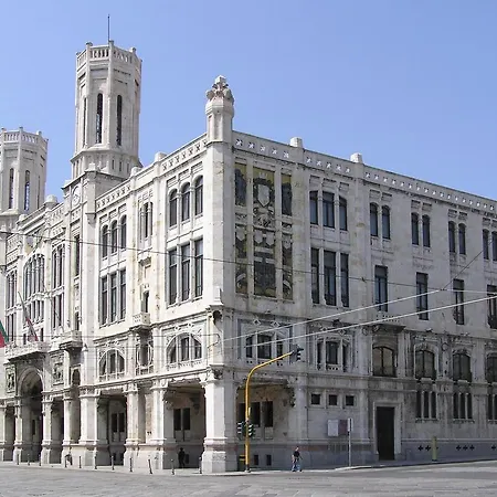 Flora Hotel